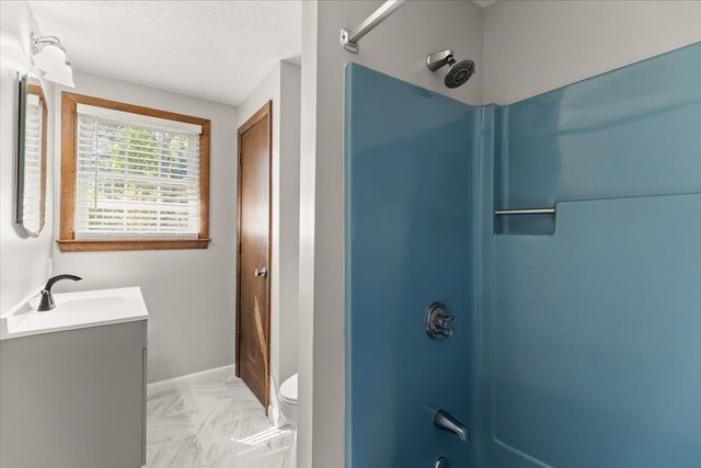 391 Scenic Hwy, Bourne, MA 02532
