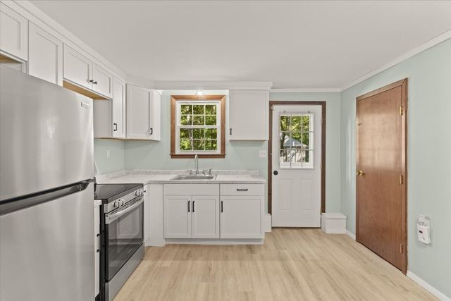 391 Scenic Hwy, Bourne, MA 02532