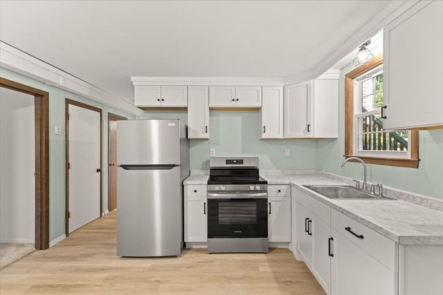 391 Scenic Hwy, Bourne, MA 02532