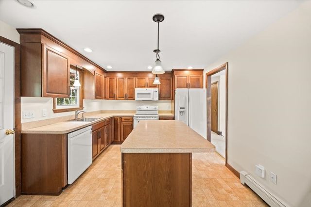 391 Scenic Hwy, Bourne, MA 02532