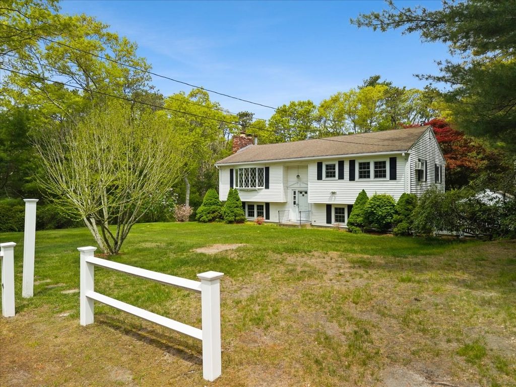 391 Scenic Hwy, Bourne, MA 02532
