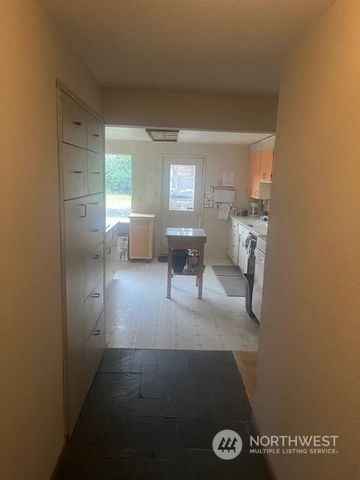 2604 31st Avenue SW, Puyallup, WA 98373