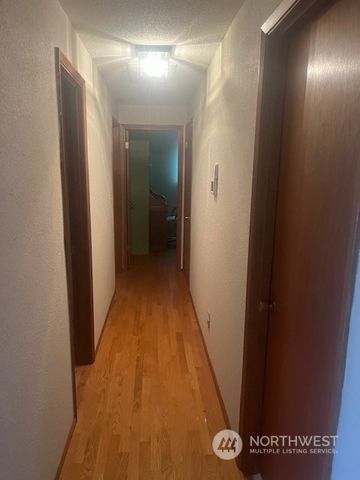 2604 31st Avenue SW, Puyallup, WA 98373