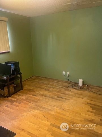 2604 31st Avenue SW, Puyallup, WA 98373