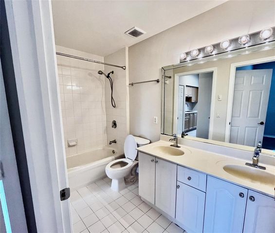 7085 NOVA Drive 311, Davie, FL 33317