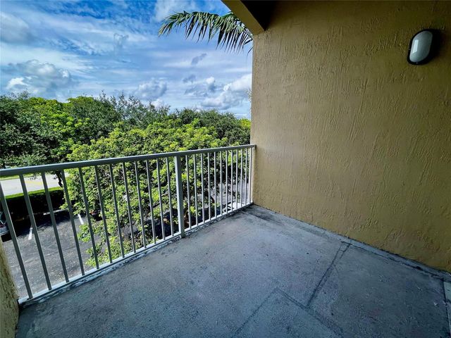 7085 NOVA Drive 311, Davie, FL 33317