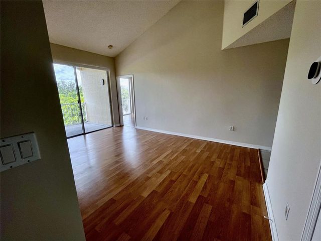 7085 NOVA Drive 311, Davie, FL 33317