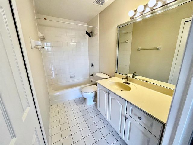 7085 NOVA Drive 311, Davie, FL 33317