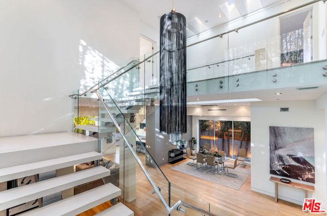 6359 Colgate Ave., Los Angeles, CA 90048