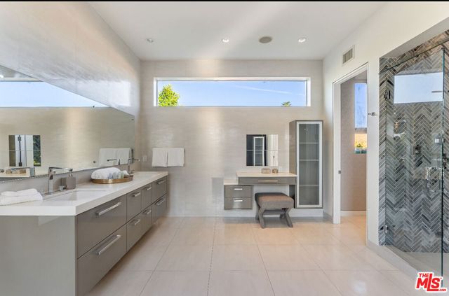 6359 Colgate Ave., Los Angeles, CA 90048