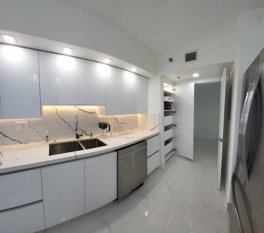 16425 Collins Avenue 2514, Sunny Isles Beach, FL 33160