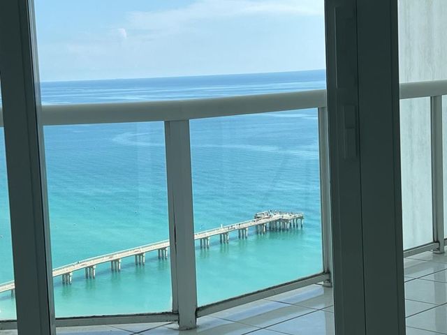 16425 Collins Avenue 2514, Sunny Isles Beach, FL 33160
