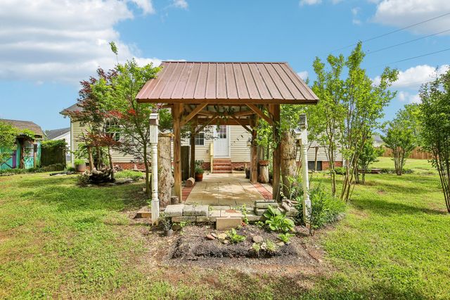 136 Conquest Ct, Unionville, TN 37180