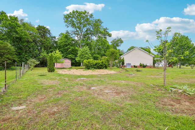 136 Conquest Ct, Unionville, TN 37180
