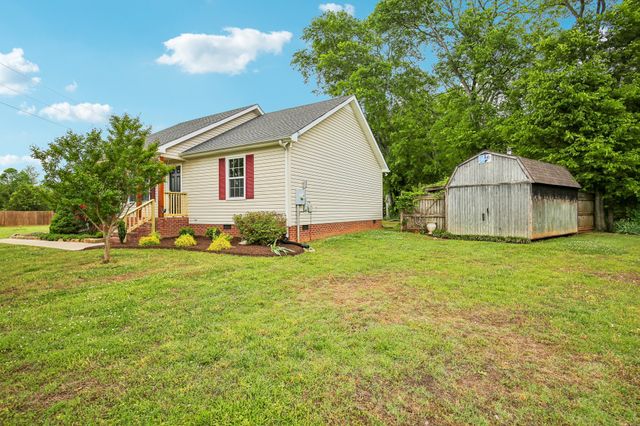 136 Conquest Ct, Unionville, TN 37180