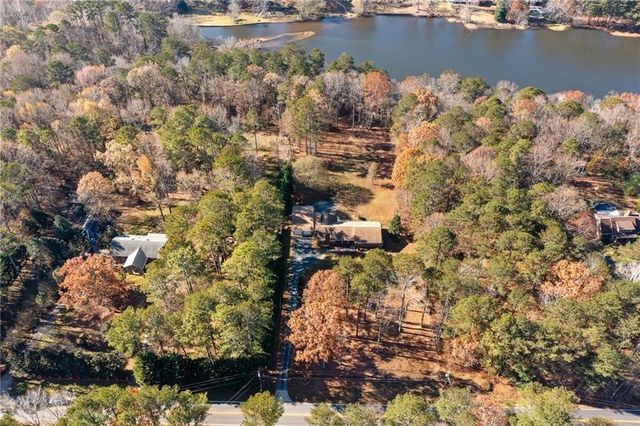1319 Janmar Road, Snellville, GA 30078