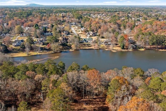1319 Janmar Road, Snellville, GA 30078