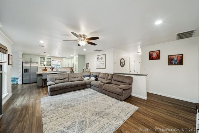 11752 S 86th East Avenue, Bixby, OK 74008