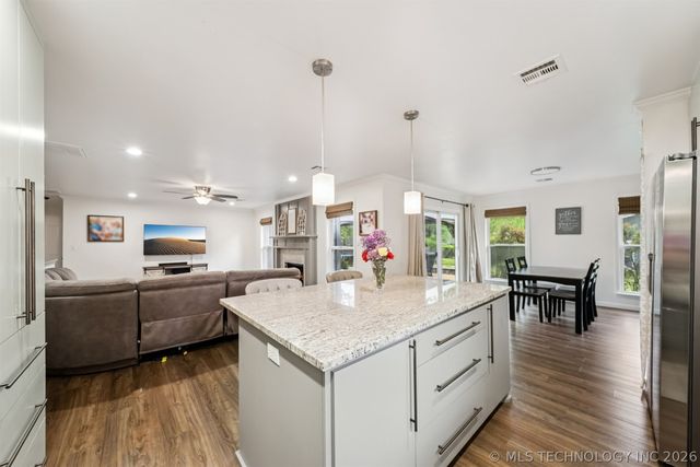 11752 S 86th East Avenue, Bixby, OK 74008
