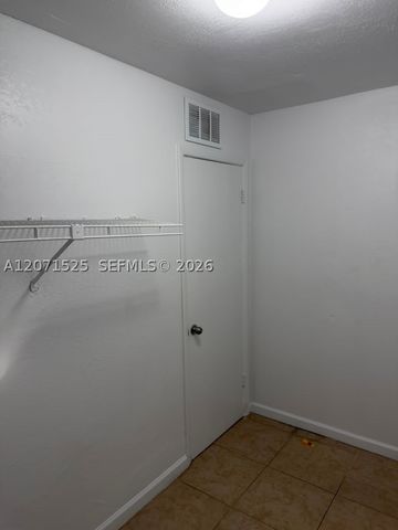 919 NW 2nd Ave 3, Fort Lauderdale, FL 33311