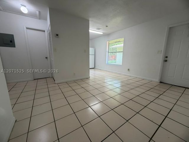 919 NW 2nd Ave 3, Fort Lauderdale, FL 33311