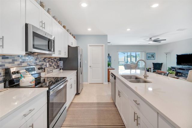 1115 CALICO POINTE CIRCLE, Groveland, FL 34736