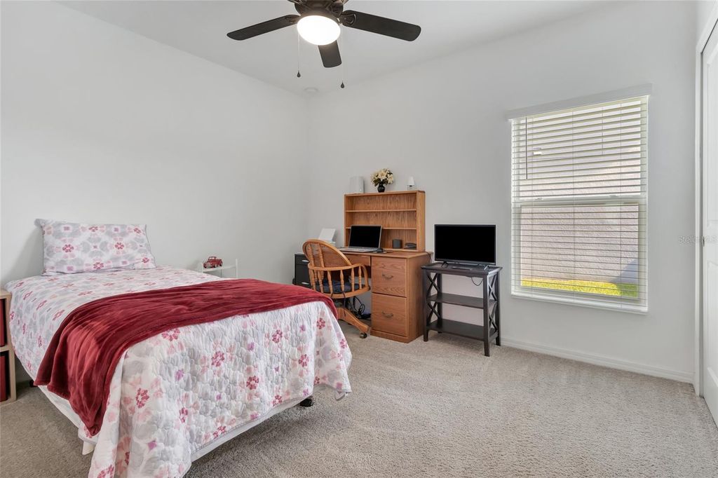 Image 18 of property listing at 1115 CALICO POINTE CIRCLE, Groveland, FL 34736