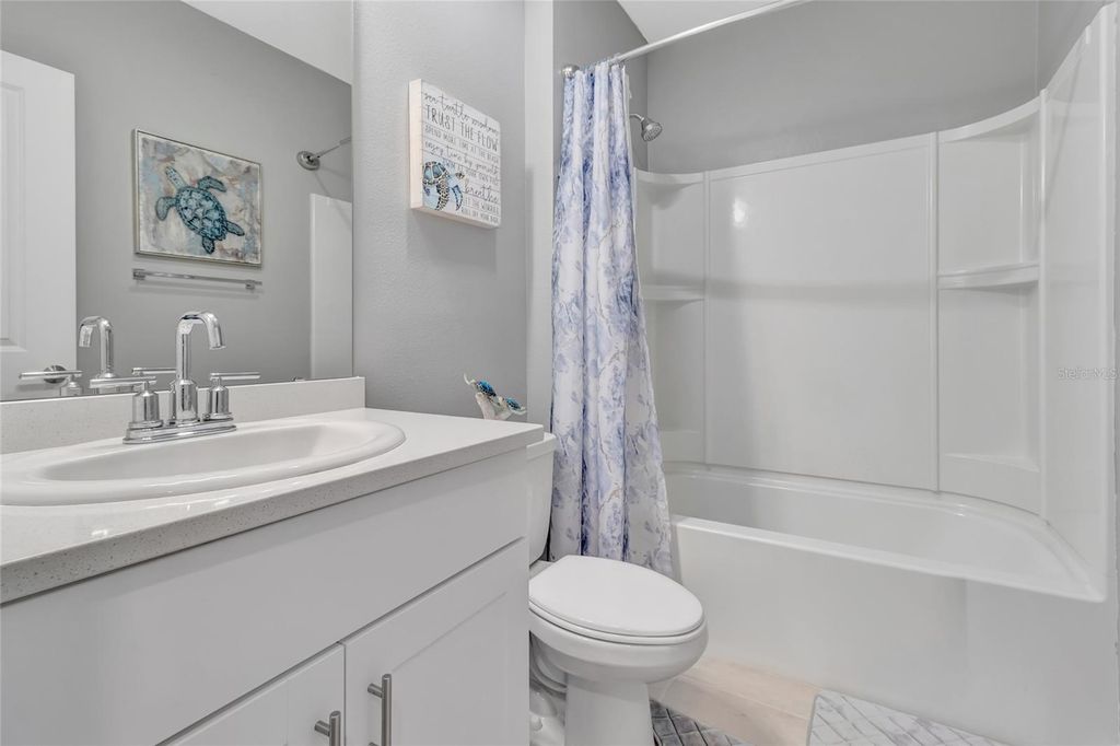 Image 20 of property listing at 1115 CALICO POINTE CIRCLE, Groveland, FL 34736