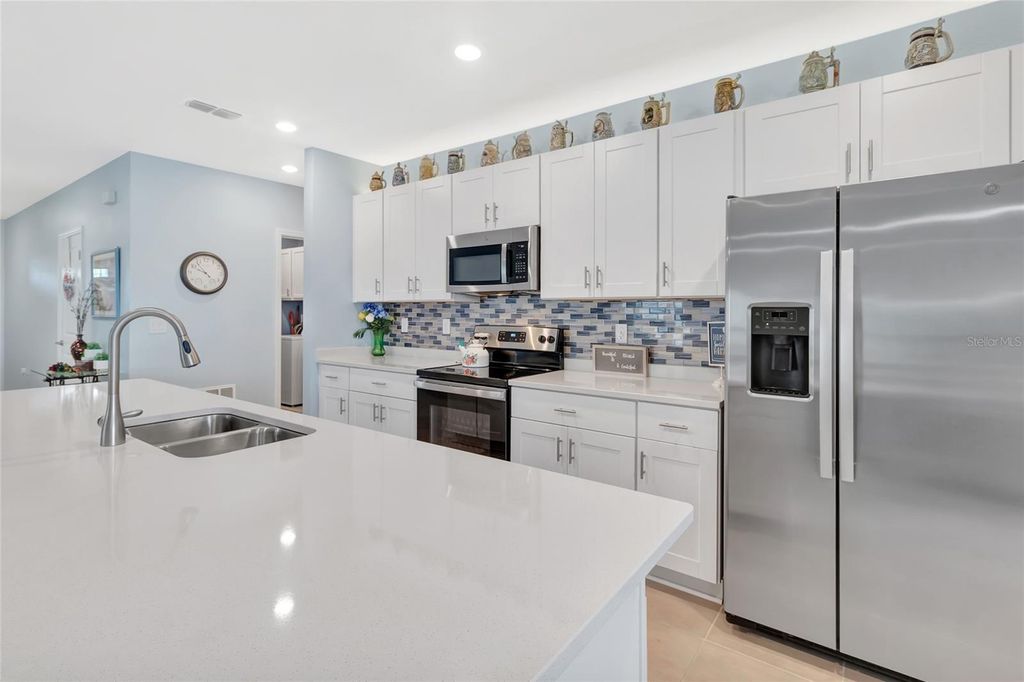 Image 3 of property listing at 1115 CALICO POINTE CIRCLE, Groveland, FL 34736