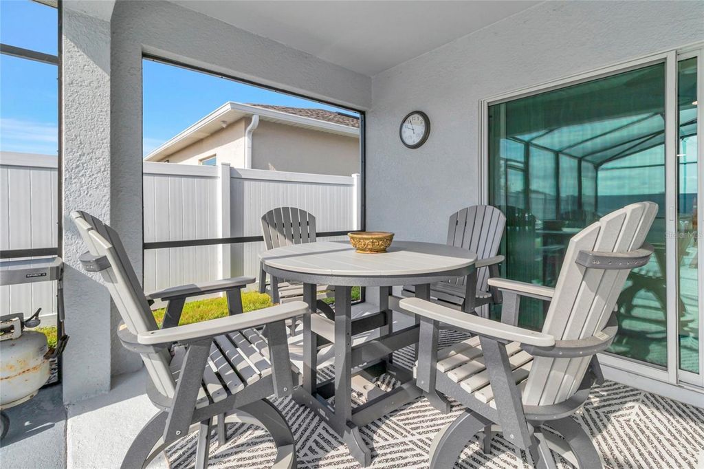 Image 24 of property listing at 1115 CALICO POINTE CIRCLE, Groveland, FL 34736