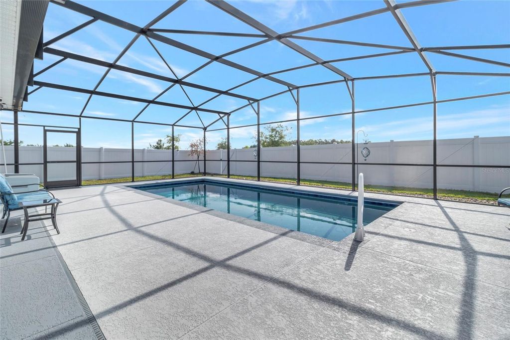 Image 26 of property listing at 1115 CALICO POINTE CIRCLE, Groveland, FL 34736