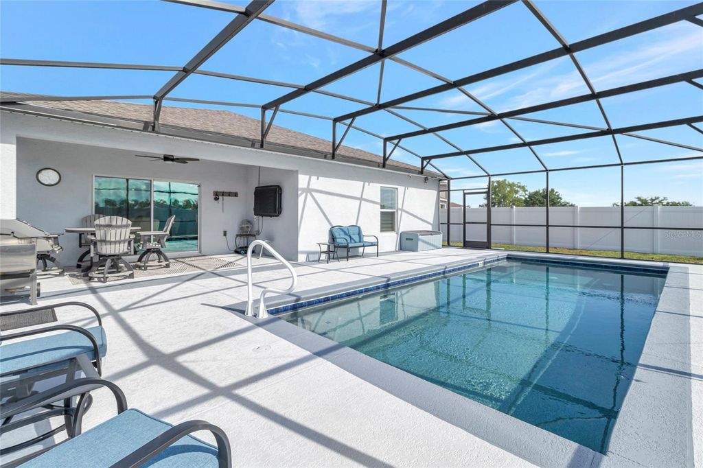 Image 28 of property listing at 1115 CALICO POINTE CIRCLE, Groveland, FL 34736
