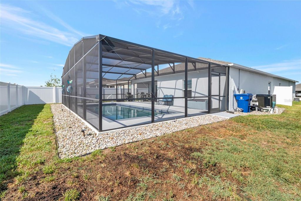 Image 38 of property listing at 1115 CALICO POINTE CIRCLE, Groveland, FL 34736