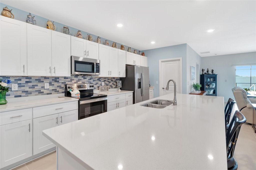 Image 5 of property listing at 1115 CALICO POINTE CIRCLE, Groveland, FL 34736