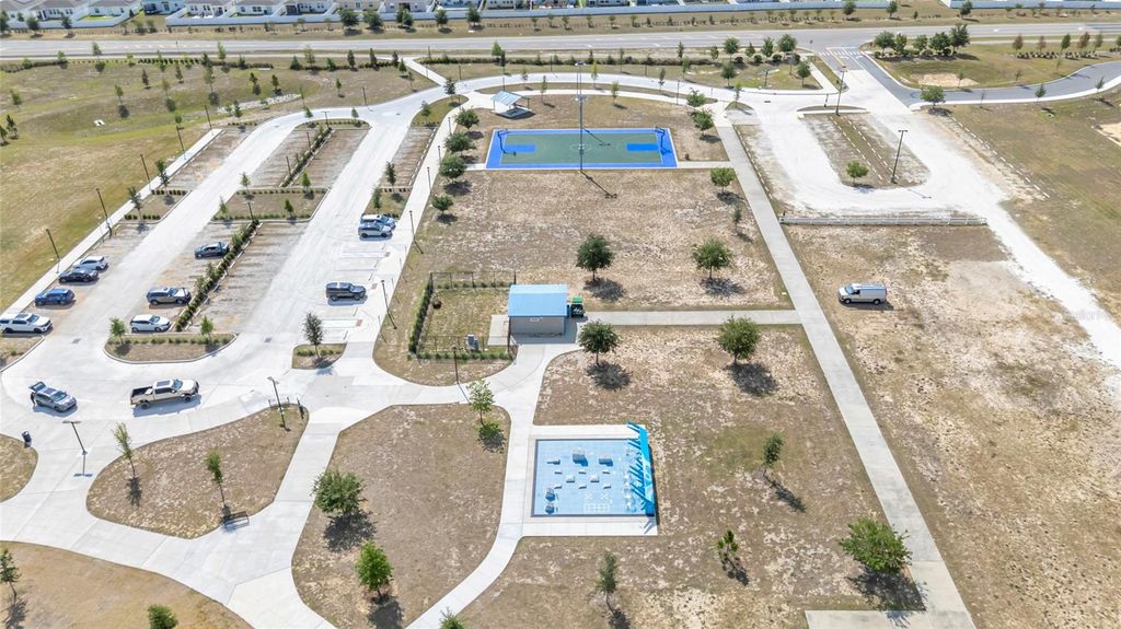Image 41 of property listing at 1115 CALICO POINTE CIRCLE, Groveland, FL 34736