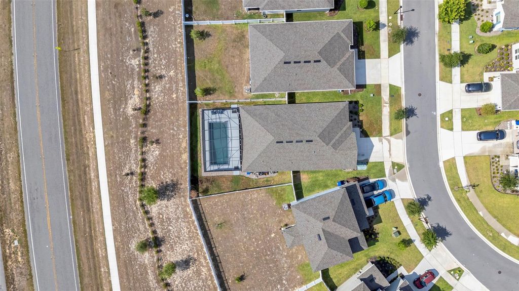 Image 45 of property listing at 1115 CALICO POINTE CIRCLE, Groveland, FL 34736