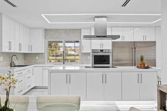 10603 Boca Woods Lane, Boca Raton, FL 33428