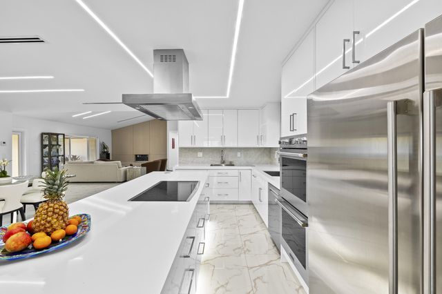 10603 Boca Woods Lane, Boca Raton, FL 33428