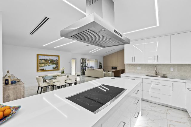 10603 Boca Woods Lane, Boca Raton, FL 33428