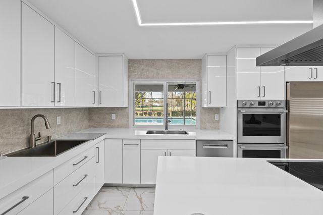 10603 Boca Woods Lane, Boca Raton, FL 33428