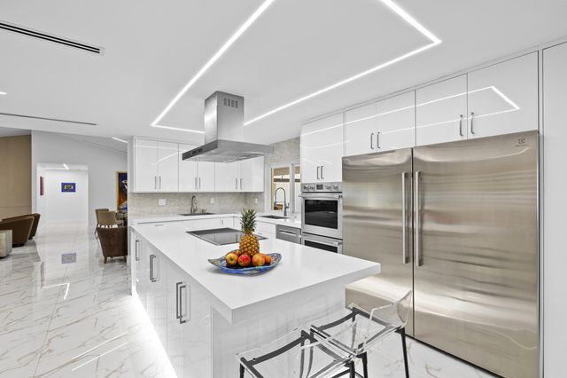 10603 Boca Woods Lane, Boca Raton, FL 33428