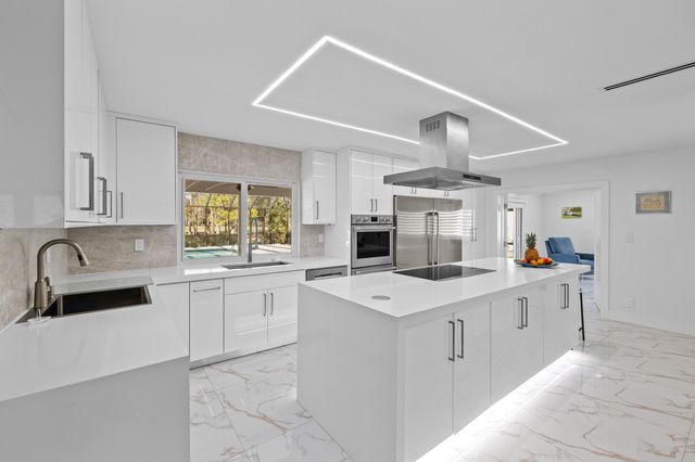 10603 Boca Woods Lane, Boca Raton, FL 33428