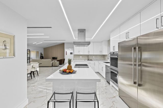 10603 Boca Woods Lane, Boca Raton, FL 33428