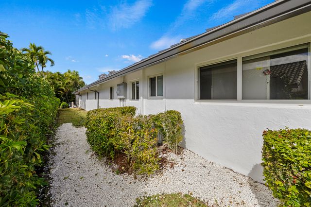 10603 Boca Woods Lane, Boca Raton, FL 33428