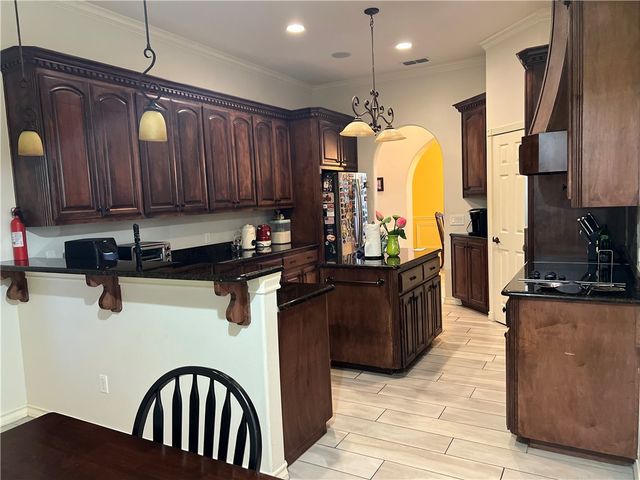 6902 Windy Creek Dr, Corpus Christi, TX 78414