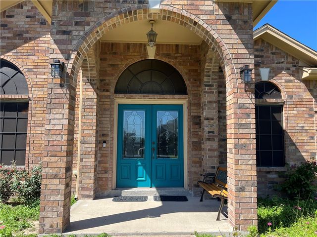 6902 Windy Creek Dr, Corpus Christi, TX 78414