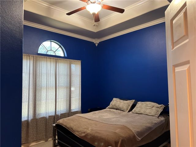 6902 Windy Creek Dr, Corpus Christi, TX 78414