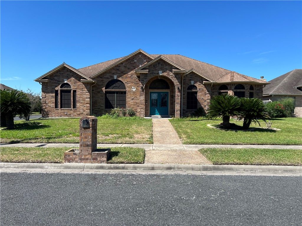 6902 Windy Creek Dr, Corpus Christi, TX 78414