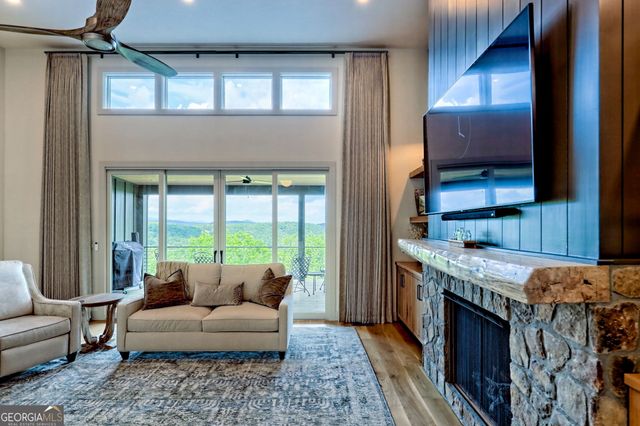 1095 Rabun Bluffs Drive, Lakemont, GA 30552