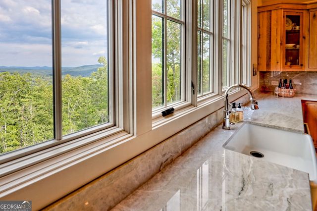 1095 Rabun Bluffs Drive, Lakemont, GA 30552